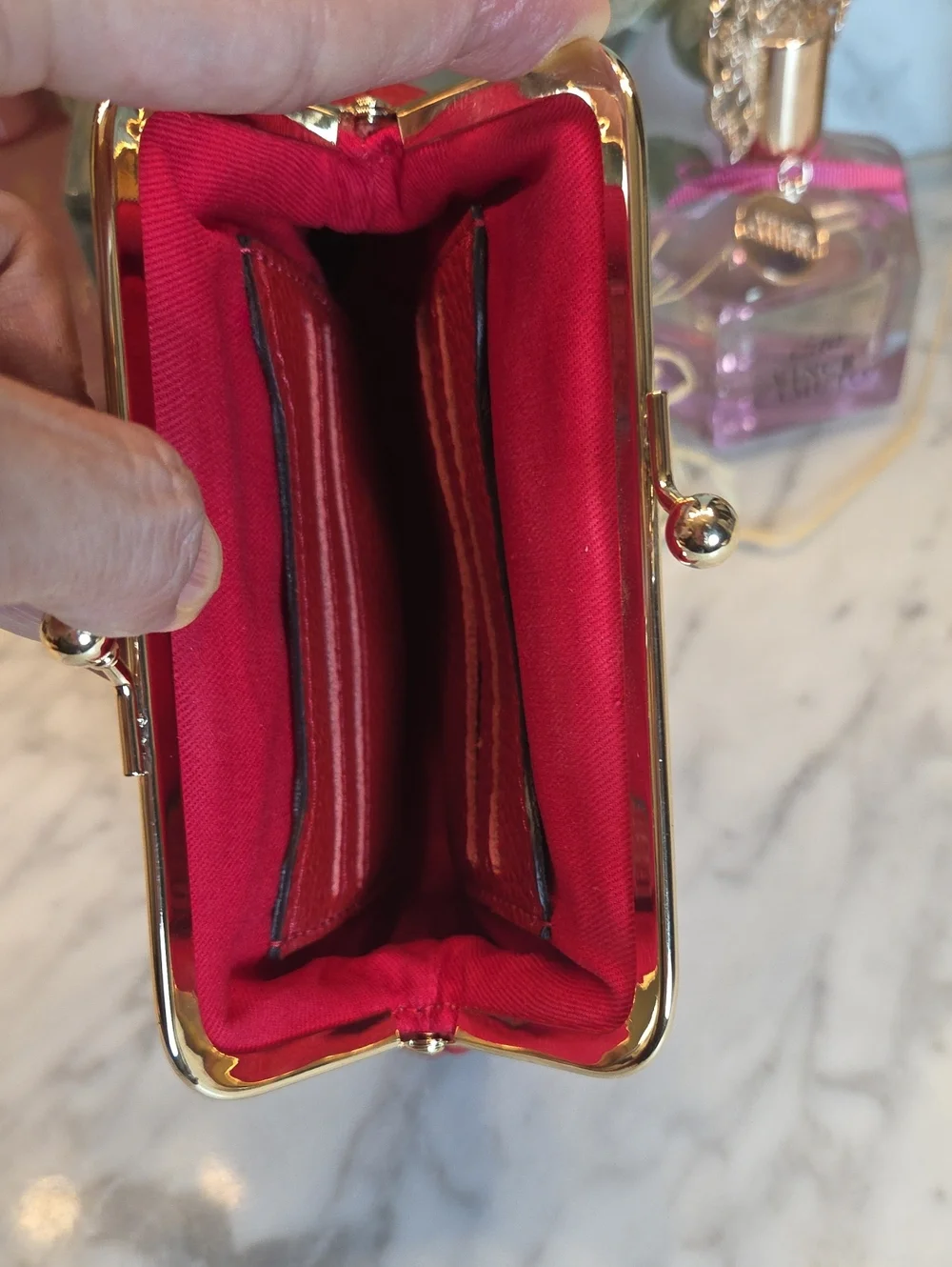 EUC Dooney & Bourke Red Pebbled Leather Kiss-Lock Coin Purse with Gold Plaque